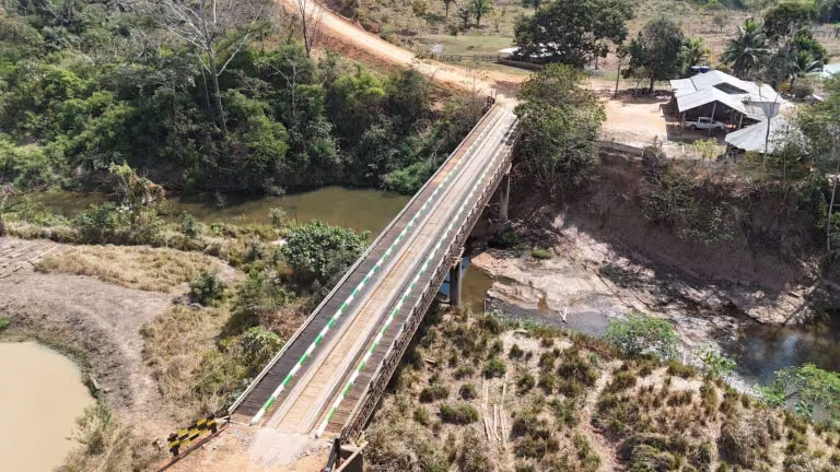 Mais de 25 pontes são construídas para melhorar o tráfego no campo