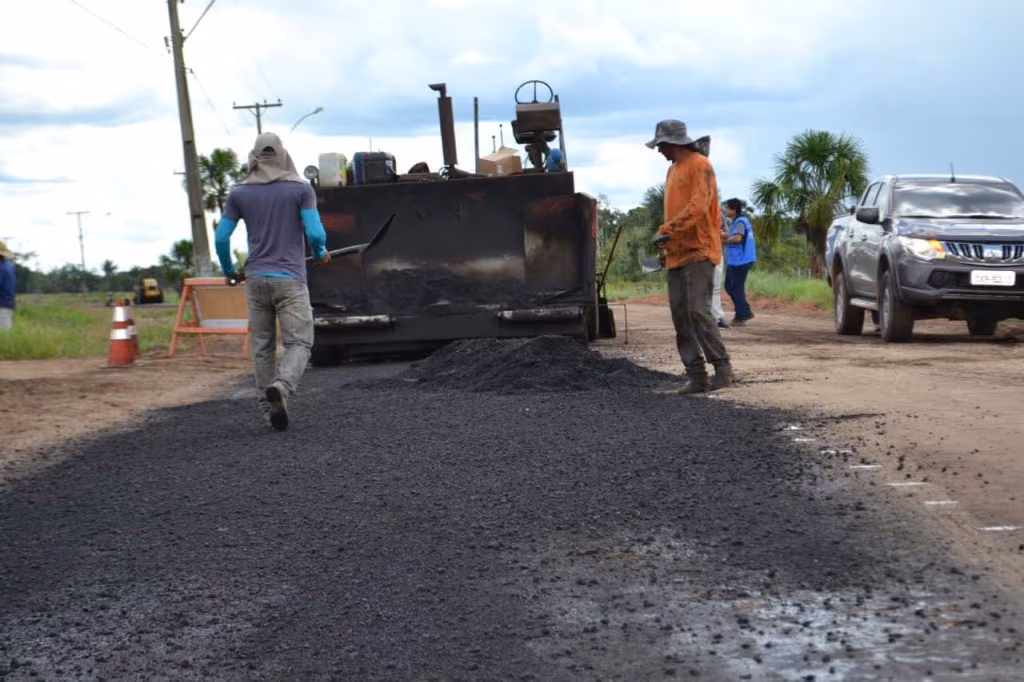Governo do Estado irá entregar para a população de Feijó a estrada de acesso a pista de pouso do município, totalmente reconstruída e devidamente sinalizada