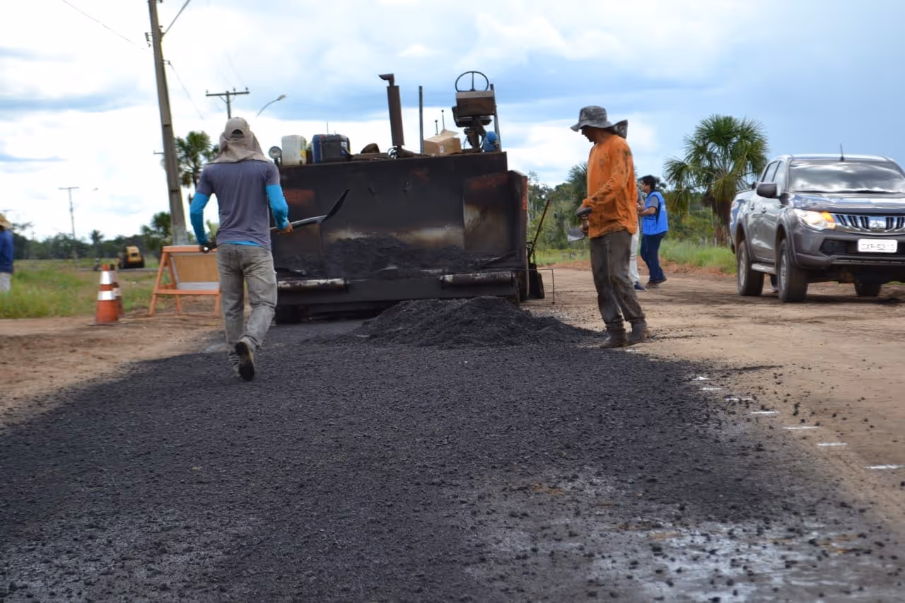 Governo do Estado irá entregar para a população de Feijó a estrada de acesso a pista de pouso do município, totalmente reconstruída e devidamente sinalizada
