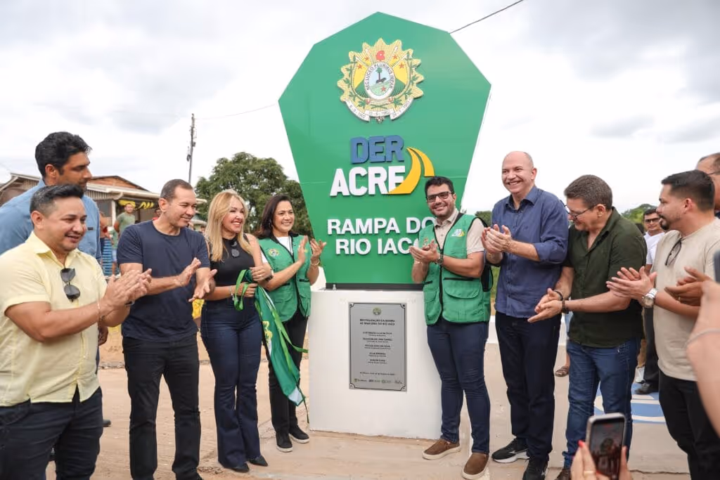 Governo do Acre entrega rampa às margens do Rio Iaco e reforça compromisso com o desenvolvimento de Sena Madureira